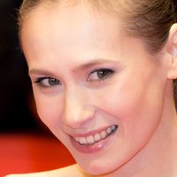 Alina Levshin Nua