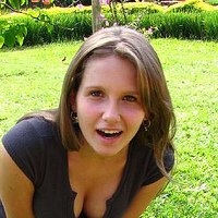 Aline Jones Nua