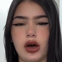 Brenda G Saraiva Nua