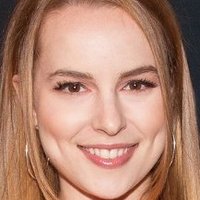 Bridgit Mendler Nua