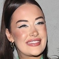 Brooke Schofield Nua