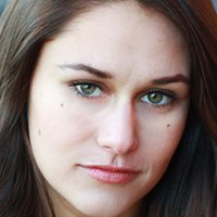 Caity Brewer Nua