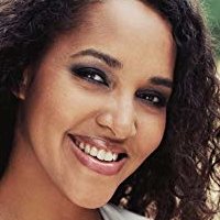 Cassandra Steen Nua