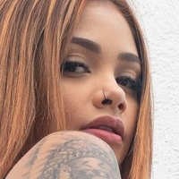 Claudia Divose Nua