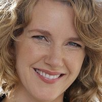 Elise Robertson Nua