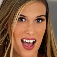 Ella Vatrap Nua