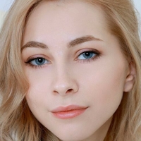 Emily Cade Nua