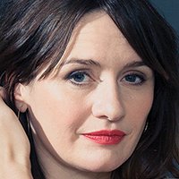 Emily Mortimer Nua
