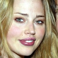Estella Warren Nua