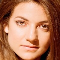 Esther Garrel Nua