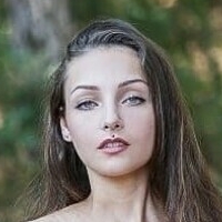Fabiola Holystone Nua