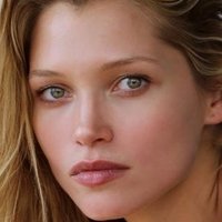 Hana Jirickova Nua