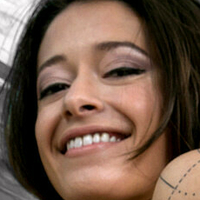 Izzy Bell Nua