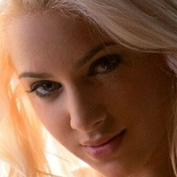 Jolie Blonde X Nua