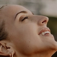 Juli Kleinhans Nua