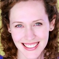 Julia Decker Nua