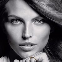 Karlina Caune Nua