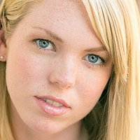 Kelsey Carlisle Nua