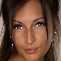 Kerrie Essex Baker Nua