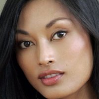 Kira Clavell Nua