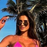 Larissa Dalpasquale Nua