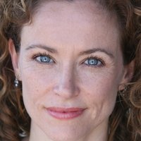 Leslie Hope Nua