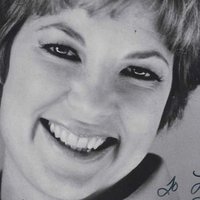 Lynn Carlin Nua