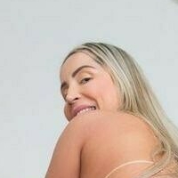 Mari Freitas Nua