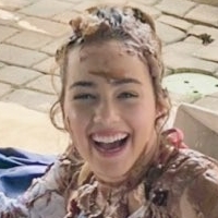 Mary Mouser Nua