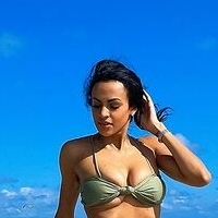 Michelle Bassetti Nua