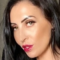 Mistress Dee Nua