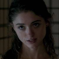 Natalia Dyer Nua