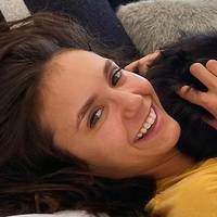 Nina Dobrev Nua