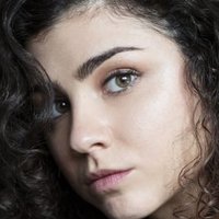 Olivia Delcan Nua