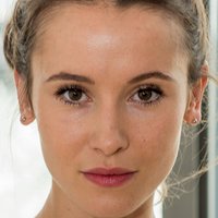 Peri Baumeister Nua