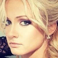 Polina Maksimova Nua