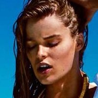Robyn Lawley Nua
