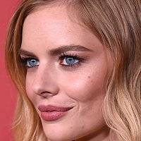 Samara Weaving Nua