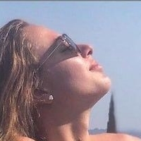 Sophia Floersch Nua
