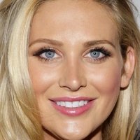 Stephanie Pratt Nua