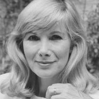 Susan Hampshire Nua