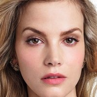 Sylvia Hoeks Nua