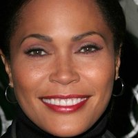 Tracey Ross Nua
