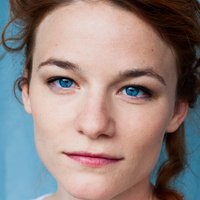 Valerie Pachner Nua