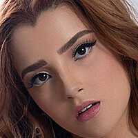 Vitoria Soares Nua
