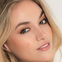Xena Avramidis Nua